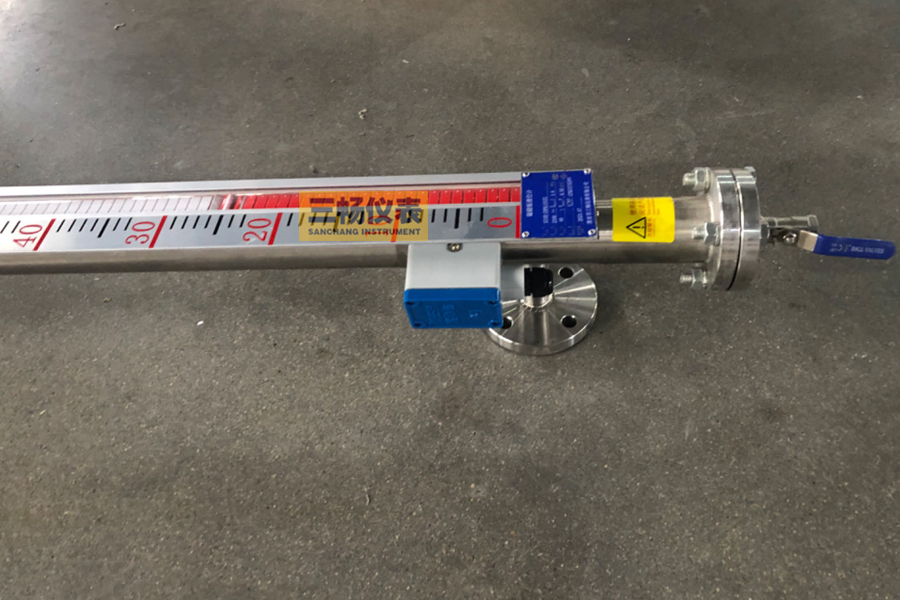 帶報警開關磁翻闆液位計