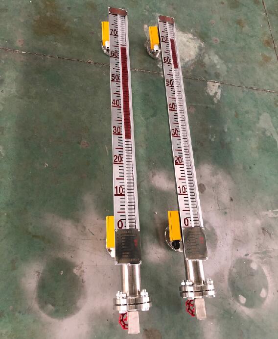 帶上下限報警開關磁翻闆液位計